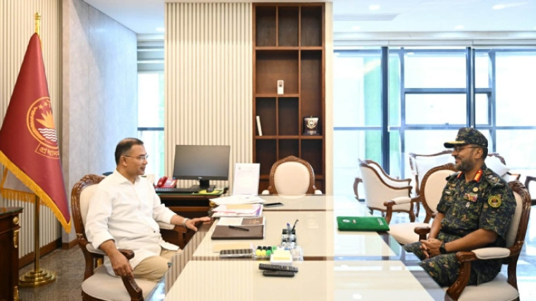 প্রধানমন্ত্রী সঙ্গে আনসার প্রধানের সৌজন্য সাক্ষাৎ