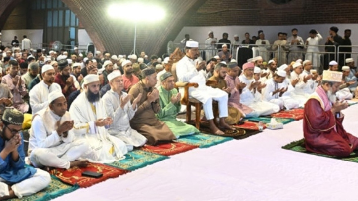 স্পিকারের অংশগ্রহণে সংসদ প্লাজায় ঈদের জামাত অনুষ্ঠিত