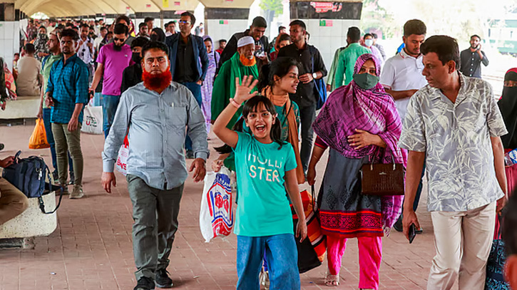 দীর্ঘ ছুটির পর আবারও কর্মব্যস্ত হতে চলেছে রাজধানী