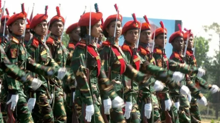 প্যারেড স্কয়ারে কুচকাওয়াজ ও ফ্লাই পাস্ট কাল