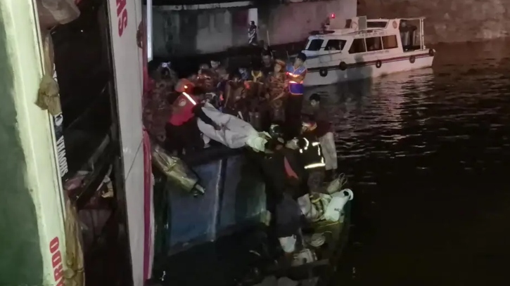 দৌলতদিয়া ফেরিঘাটে বাসডুবি: নিহত বেড়ে ২৩