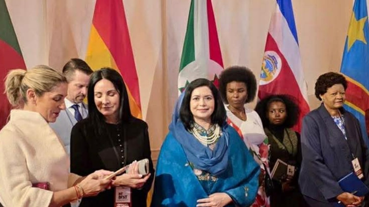 মেলানিয়া ট্রাম্পসহ ফার্স্ট লেডিদের সঙ্গে জোবাইদা রহমানের সাক