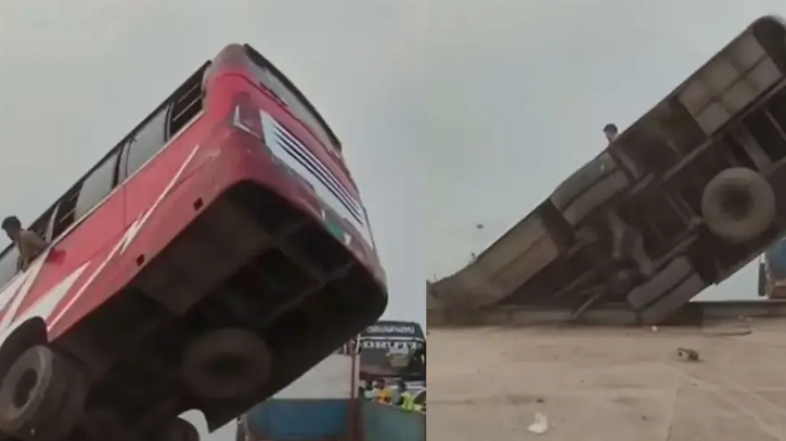 দৌলতদিয়া ফেরিঘাটে বাসডুবি: নিহত বেড়ে ২৫