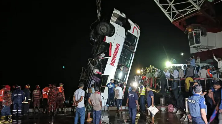 মর্মান্তিক বাস দুর্ঘটনা কীভাবে ঘটলো, খতিয়ে দেখতে তদন্ত কমিটি