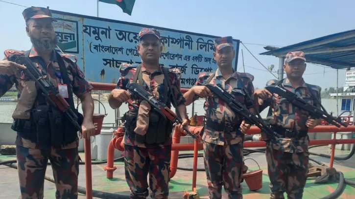 এবার শৃঙ্খলা রক্ষায় তেলের ডিপোতে বিজিবি মোতায়েন