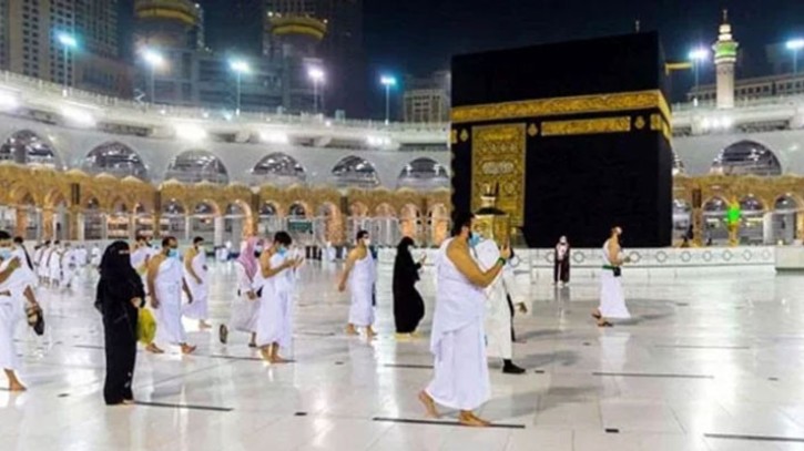 সৌদিতে আটকা সাড়ে ৪ হাজার বাংলাদেশি ওমরাহযাত্রী!