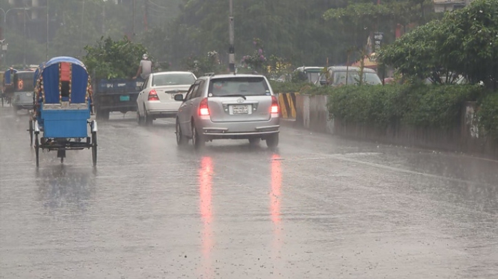 দুপুরের মধ্যে ঢাকাসহ আশপাশের এলাকায় বৃষ্টি ও দমকা হাওয়ার আভা