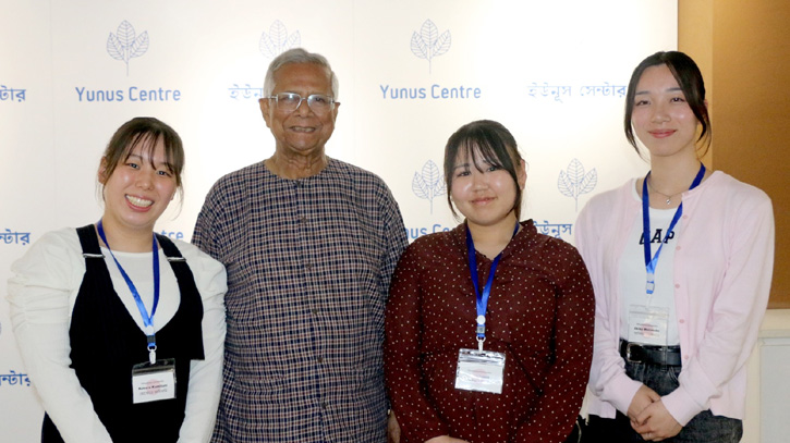 ৬ দিনের সফর শেষে ঢাকায় ফিরেছেন ড. ইউনূস