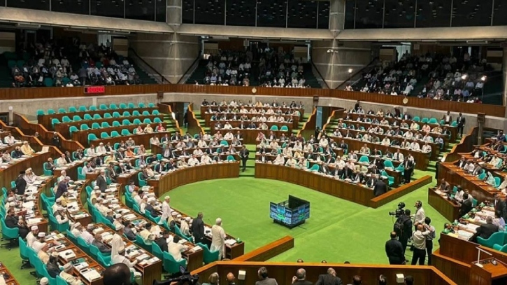 সংবিধান সংশোধন প্রক্রিয়া নিয়ে মতবিরোধ, দুই ঘণ্টা উত্তপ্ত আলোচনা