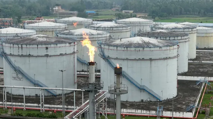 দেশেই উৎপাদন হয় পেট্রোল-অকটেন, তারপরও এতো সংকট কেন?