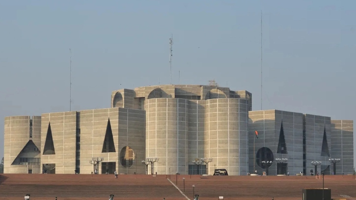 আজ থেকে দুই বেলা সংসদ অধিবেশন 