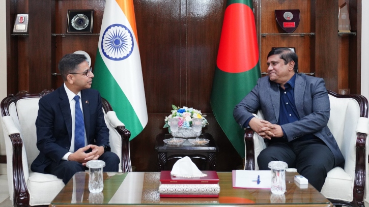 প্রধানমন্ত্রীর প্রতিরক্ষা উপদেষ্টার সঙ্গে ভারতীয় হাইকমিশনারে