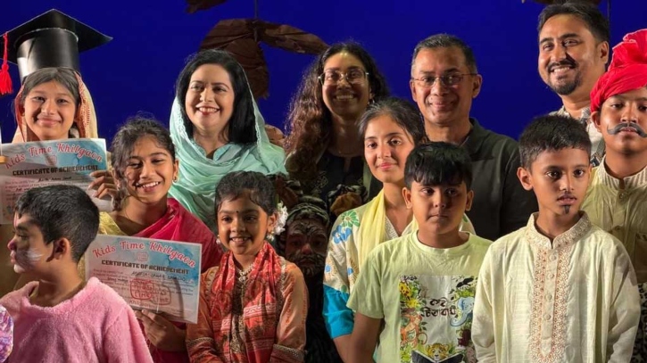 বেইলি রোডে সপরিবারে নাটক উপভোগ করলেন প্রধানমন্ত্রী