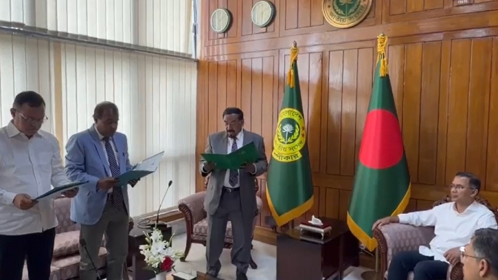 শপথ নিয়েছেন নবনির্বাচিত ২ এমপি 