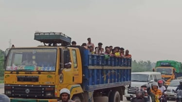 ঈদযাত্রার তৃতীয় দিনে ঢাকা-টাঙ্গাইল মহাসড়কে তীব্র যানজট