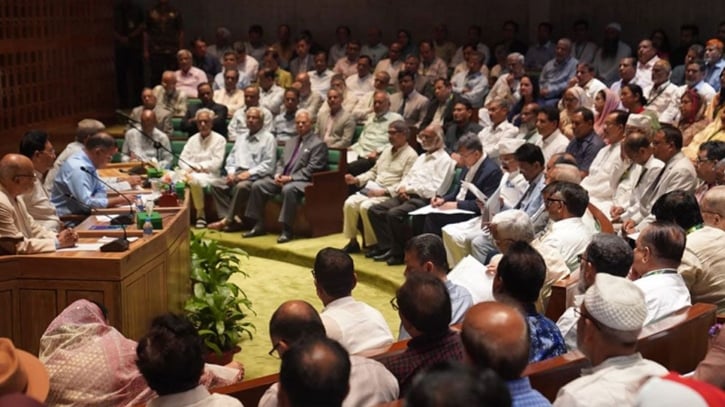 সরকারদলীয় এমপিদের সঙ্গে বৈঠকে প্রধানমন্ত্রী