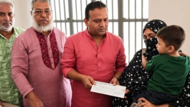 ঈদুল ফিতরে সদরঘাটে লঞ্চ দুর্ঘটনায় নিহতদের পরিবারকে আর্থিক সহায়তা প্রদান