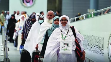 হজ শেষে দেশে ফিরেছেন ৫৮ হাজার ৬৩৯ বাংলাদেশি
