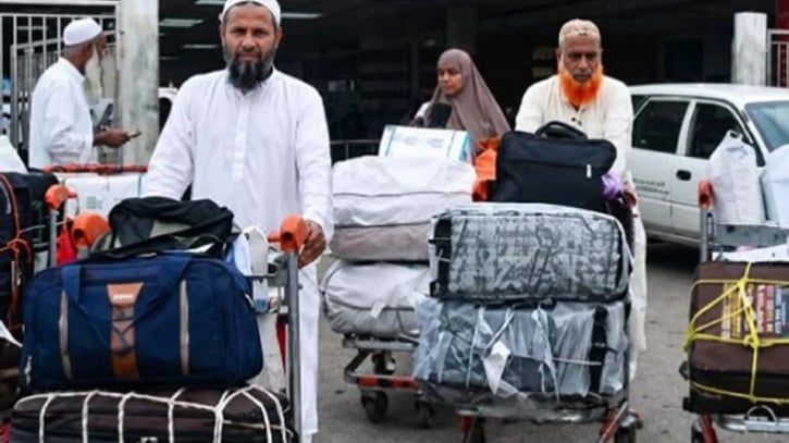 হজ শেষে দেশে ফিরেছেন ৬০ হাজার ৫৮৮ হাজি, মৃত্যু ৫৪ বাংলাদেশির
