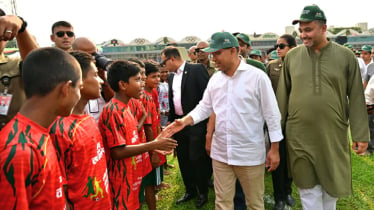 খেলাধুলার পাশাপাশি লেখাপড়াতেও এগিয়ে যেতে হবে : প্রধানমন্ত্রী