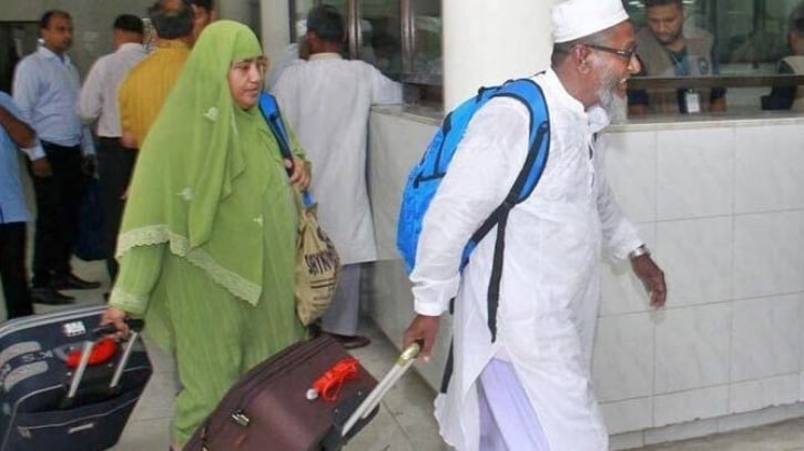 দেশে ফিরেছেন ৬৩ হাজার ৭৮৩ হাজি, মৃত্যু ৫৪ 