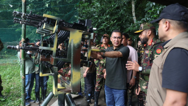 বিস্তীর্ণ জঙ্গলে সেনাবাহিনীর গ্রীষ্মকালীন মহড়া পরিদর্শনে প্রধানমন্ত্রী