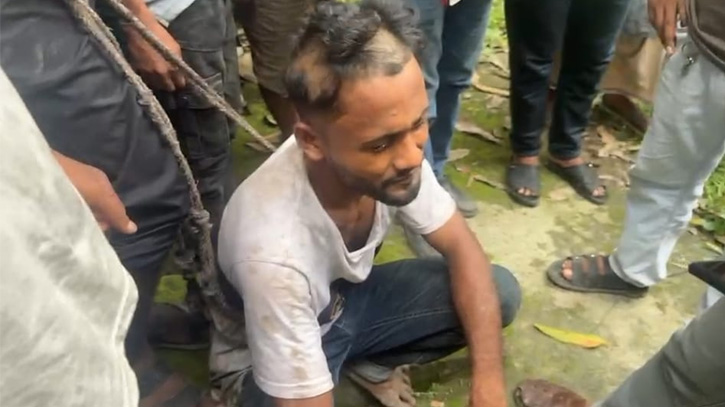 চোরকে গণধোলাই দিয়ে মাথা ন্যাড়া করে দিলো গ্রামবাসী
