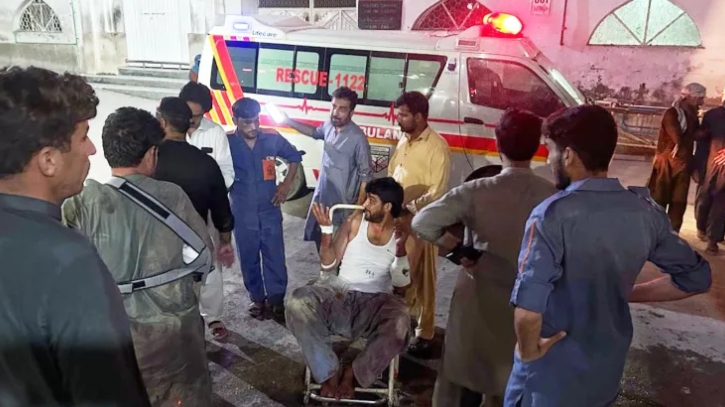 পাকিস্তানে বিস্ফোরকবোঝাই ড্রোন হামলার পর আক্রমণ, ১১ পুলিশ নিহত...