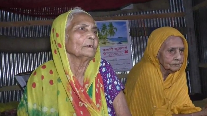 ১৩০ বছর বয়সী মায়ের খেয়াল রাখেন ১০০ বছরের মেয়ে!