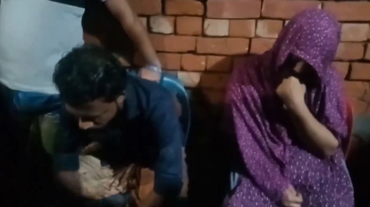 মধ্যরাতে গৃহবধূর ঘর থেকে জামায়াত কর্মী আটক, অতঃপর...