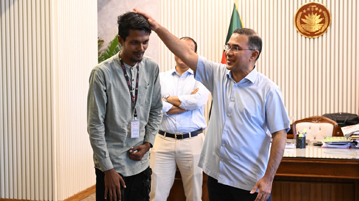 প্রধানমন্ত্রীর সঙ্গে সাক্ষাৎ: নিরাপত্তাকর্মী রাকিবের স্বপ্নপ
