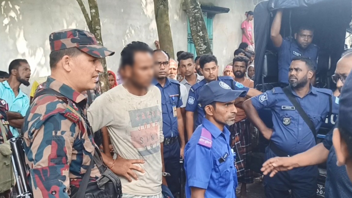 সীমান্ত পেরিয়ে আখ চুরি করতে আসা সেই ভারতীয় নাগরিককে পুলিশে স
