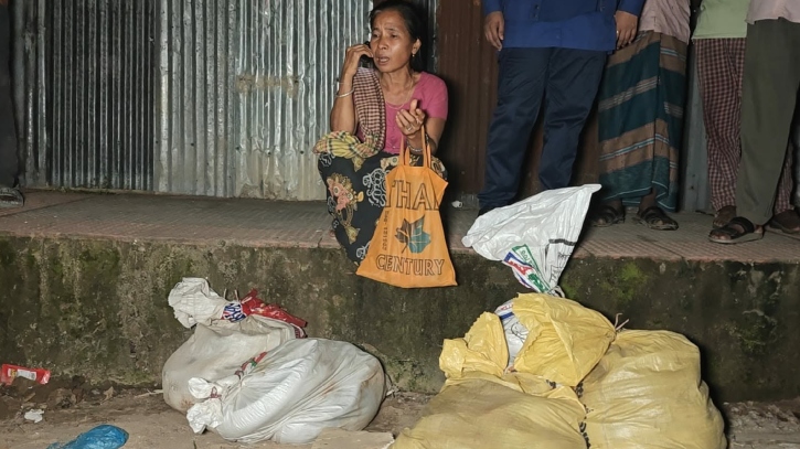 পাঁচ বস্তা গুইসাপসহ এক নারী আটক