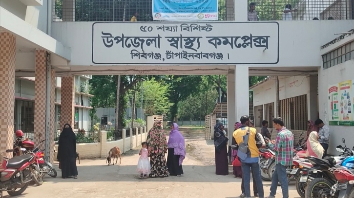 ফুটপাতের পেঁয়াজু খেয়ে ৯ শিক্ষার্থী অসুস্থ