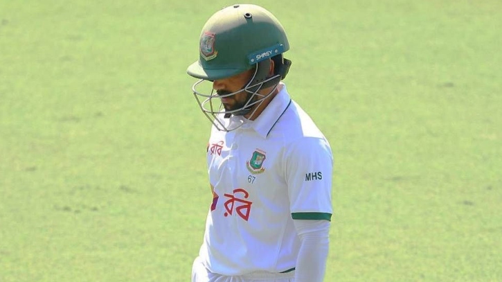 ৪৯ রানে ফিরলেন মুমিনুল
