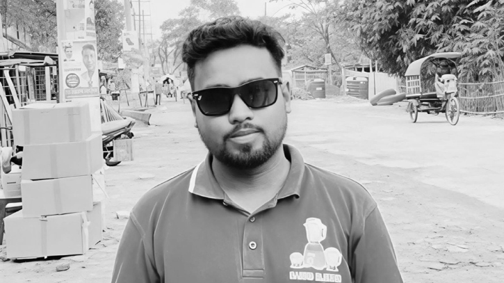 ট্রাকের ধাক্কায় ডেলিভারি ভ্যান থেকে ছিটকে পড়ে যুবকের মৃত্যু