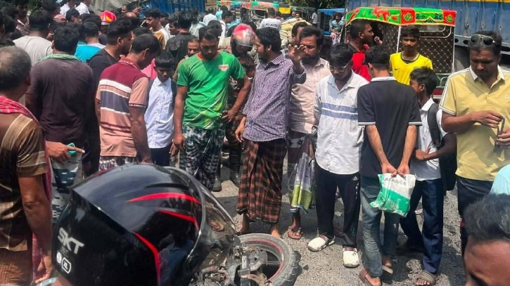 চাঁপাইনবাবগঞ্জে পৃথক সড়ক দুর্ঘটনায় ৪ মোটরসাইকেল আরোহী নিহত