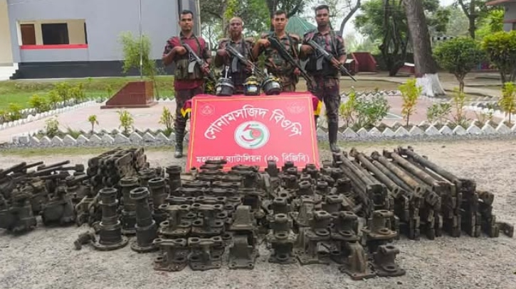 সীমান্তে ২৫ লাখ টাকার ভারতীয় ট্রাকের যন্ত্রাংশ জব্দ