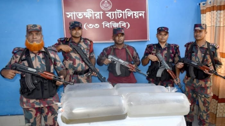 সীমান্ত থেকে মাছের রেণুপোনাসহ বিপুল টাকার ভারতীয় মালামাল জব্
