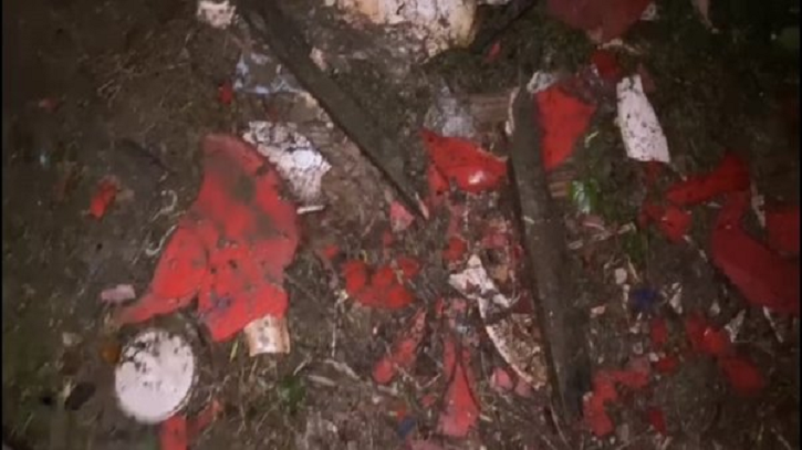 ইমামের ‘তালাবদ্ধ’ কক্ষে বিকট বিস্ফোরণ, উড়ে গেল টিনের বেড়া