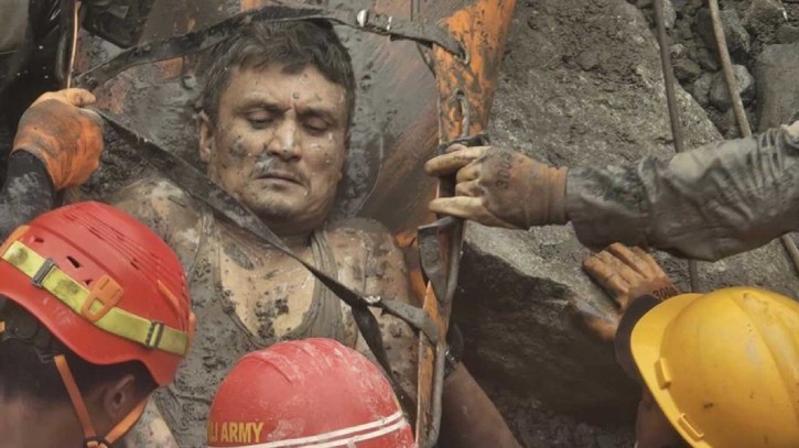 নেপালের সুড়ঙ্গ থেকে ৯ দিন পর জীবিত উদ্ধার ২ শ্রমিক!
