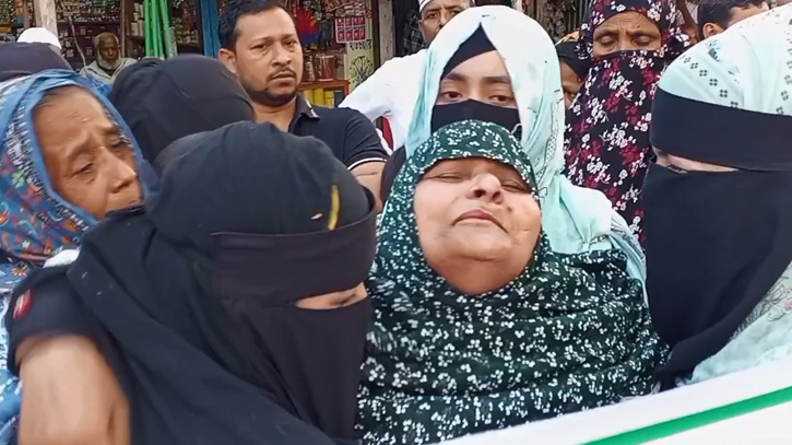 দালালদের ফাঁদে প্রাণ গেল যুবকের, ৩১ লাখ টাকা হারিয়ে সন্তানের
