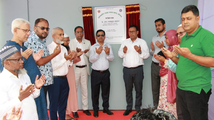 সার নিয়ে গুজব না ছড়িয়ে তথ্য যাচাইয়ের আহ্বান বিসিআইসি চেয়ারম্
