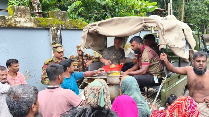 ভারী বর্ষণে খাগড়াছড়ির নিম্নাঞ্চল তলিয়ে জন ভোগান্তি, সেনাবাহি