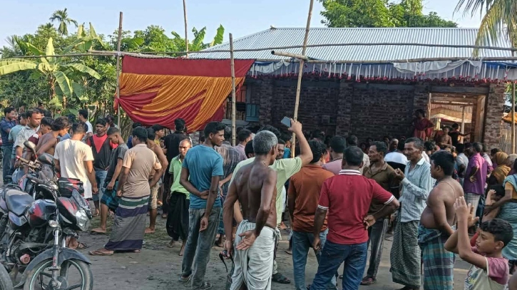 একদিকে বিয়ে বাড়ির আনন্দ, অন্যদিকে পুকুরে মিললো দুই শিশুর ম