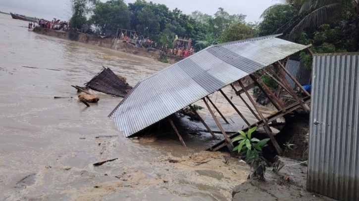 পদ্মার ভয়াবহ ভাঙনে আবারও অনিশ্চয়তার মুখে নড়িয়ার সুরেশ্বর এলা