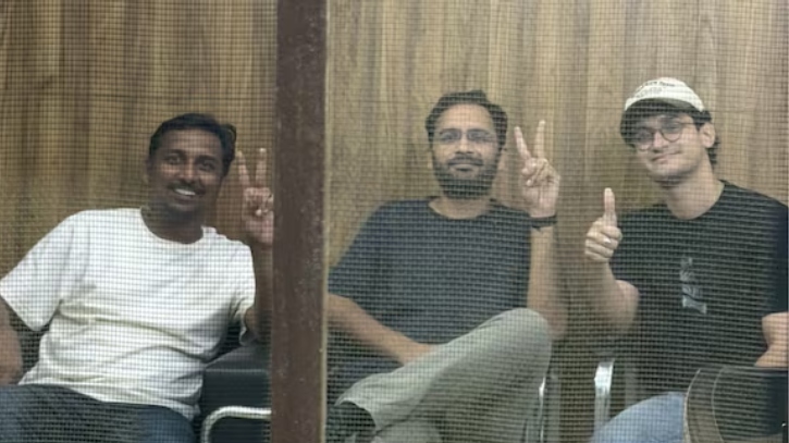 মুচলেকার শর্ত উপেক্ষা করে বিক্ষোভ: দুই ককরোচ নেতার ৫ দিনের জ