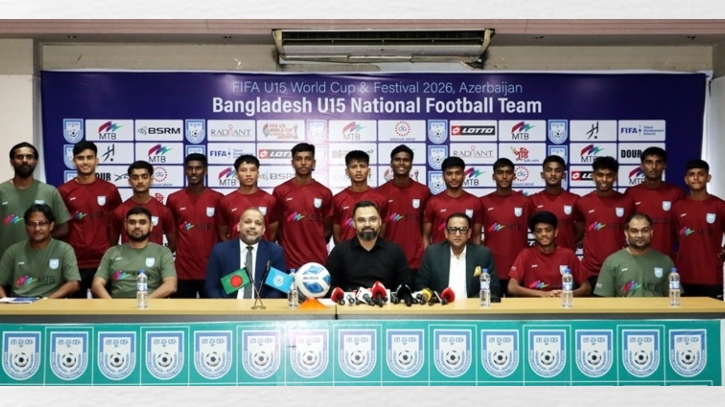 বিশ্বকাপ খেলতে যাওয়া ফুটবলারদের আবদার পূরণ করলেন ক্রীড়া প্রত