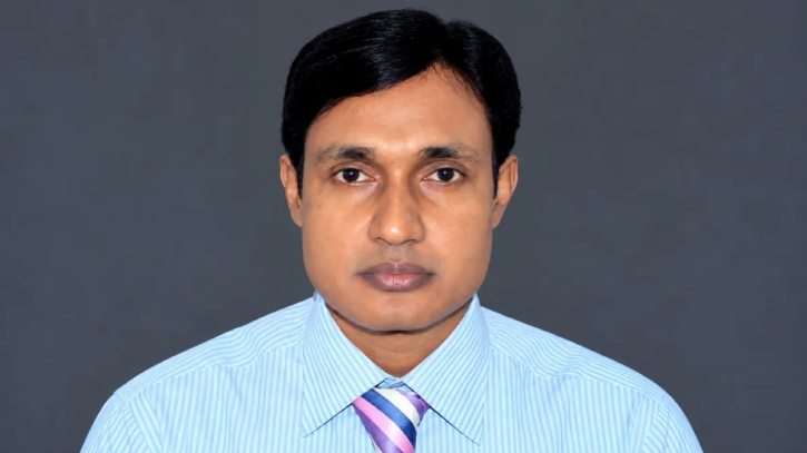 প্রটোকল ভেঙে প্রধানমন্ত্রীকে জড়িয়ে ধরার চেষ্টা, রাজশাহী বিভা
